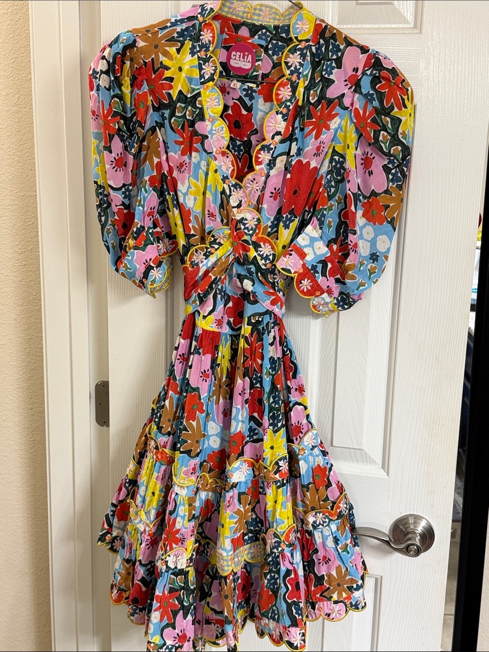 Celia B Floral Wrap Dress . NEW condition
Viscose / rayon
XL